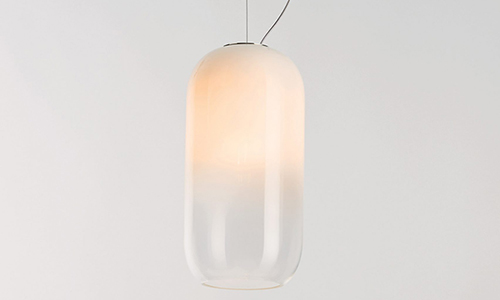 Gople Lamp diseñada por Artemide en colaboración con la firma de arquitectura BIG