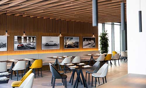 Pedrali amuebla el Porsche Experience Center recientemente inaugurado en Franciacorta.