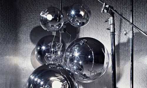 Lámpara de piso Mirror Ball de Tom Dixon