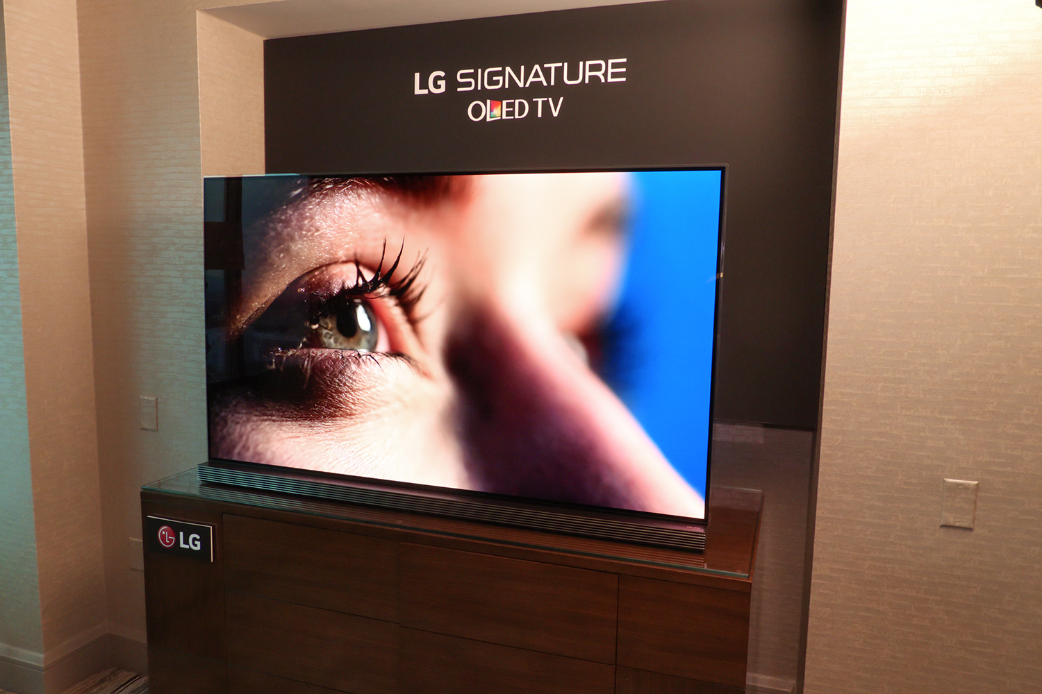 Телевизоры lg 2016. Телевизор LG Signature 65 OLED R 2021. LG Signature OLED R. OLED телевизора x8900ke. Телевизор OLED LG oled88z29la динамики.