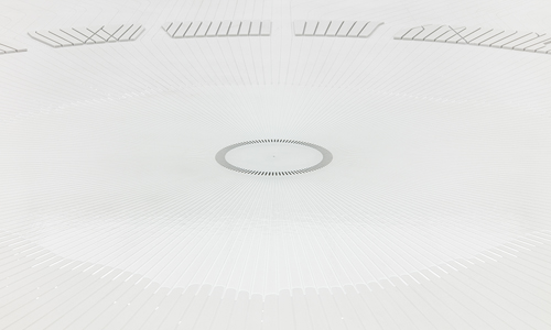 Interior del pabellón Vantablack, 'edificio más oscuro del mundo' para los Juegos Olímpicos de Invierno 2018