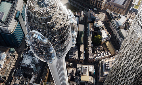 El diseño recuerda un híbrido de las cápsulas giratorias de la atracción London Eye