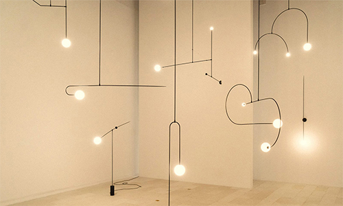 La iluminación escultórica de Michael Anastassiades