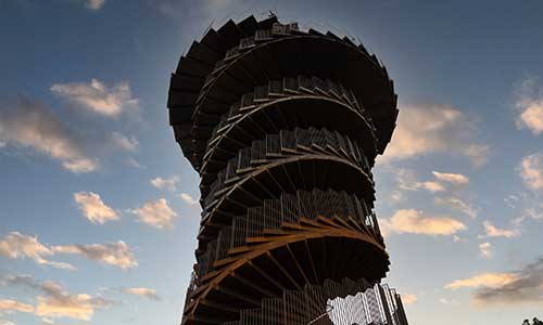 BIG inaugura torre de observación de 25 m de altura.