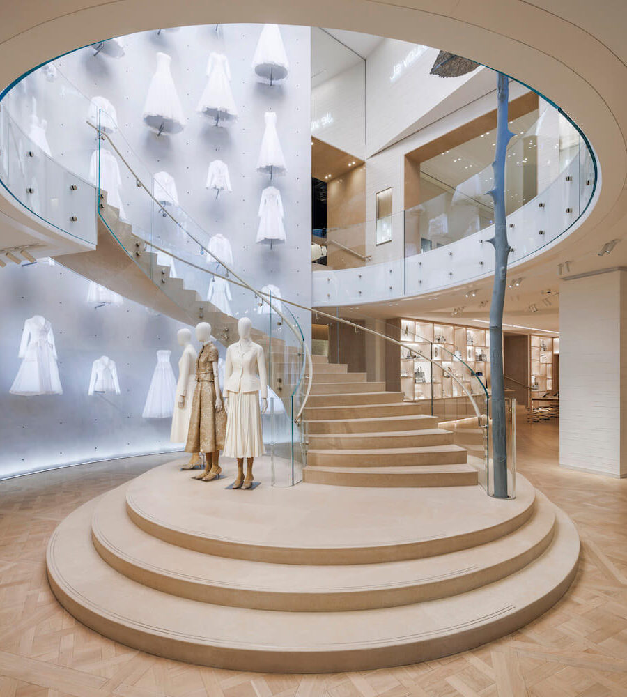 Casa Dior París tiene una cara nueva gracias a Peter Marino