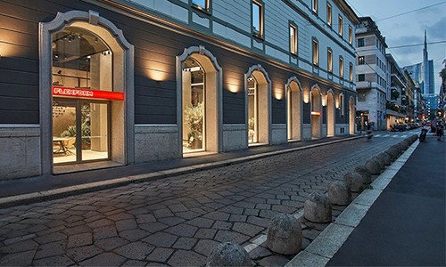 Flexform inaugura su primer showroom en Milán.