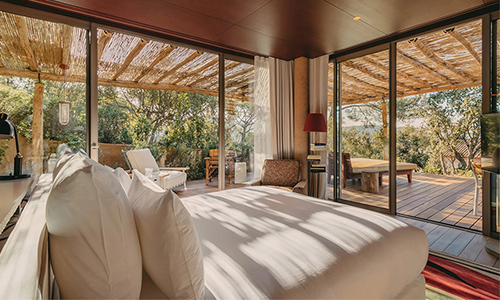 Philippe Starck rediseñó el hotel Villa W en Saint-Tropez.