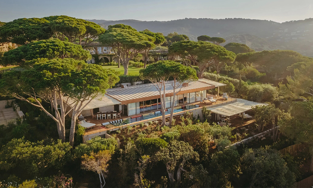 Philippe Starck rediseñó el hotel Villa W en Saint-Tropez