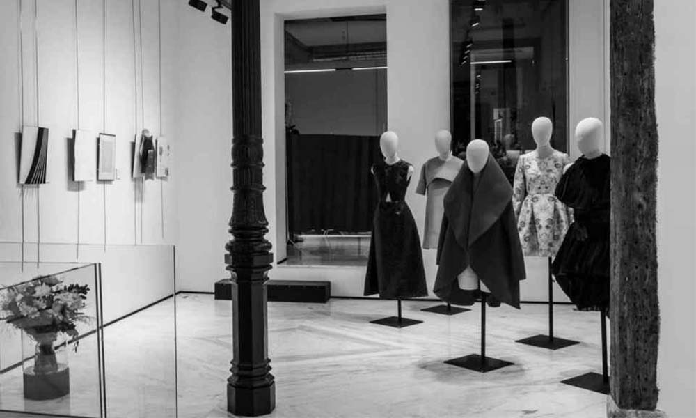 Balenciaga reinaugura boutique debajo de su histórico taller en París