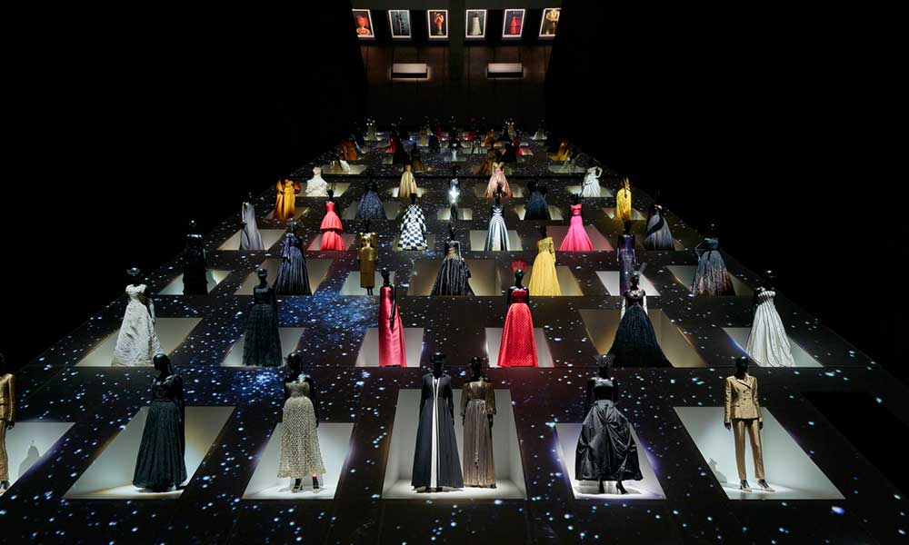 OMA diseñó la exhibición House of Dior en Tokio