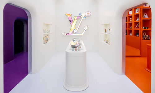 Así luce la nueva tienda efímera de Louis Vuitton + Murakami en NY.